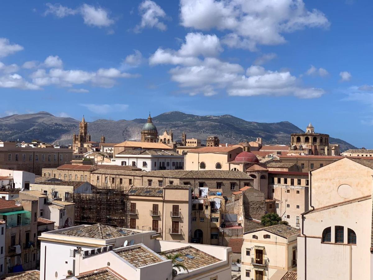 Sopra i tetti di Ballarò Palermo Esterno foto